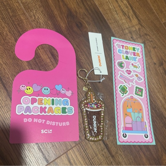 Dunkin x Stoney clover keychain - Picture 1 of 4